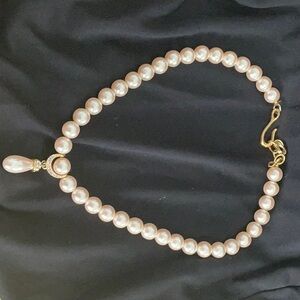 Elegant Pearl Necklace